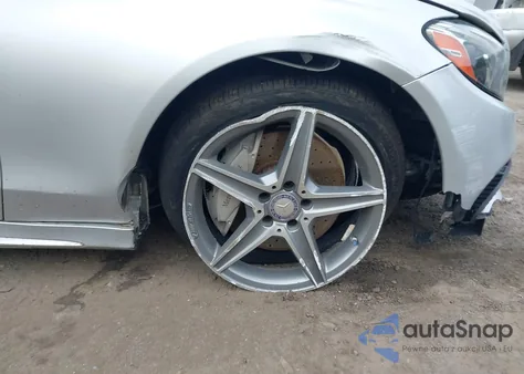 2016 Mercedes-Benz C 300 4Matic/Luxury 4Matic/Sport 4Matic из США, поврежденный, VIN 55SWF4KB0GU142129